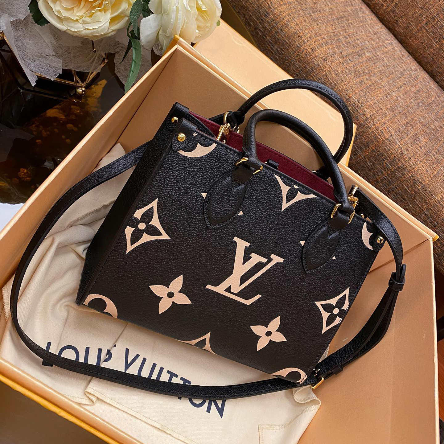 루이비통 모노그램 온더고 Louis Vuitton MONOGRAM EMPREINTE Onthego pm (M45654 M45659 M45779)