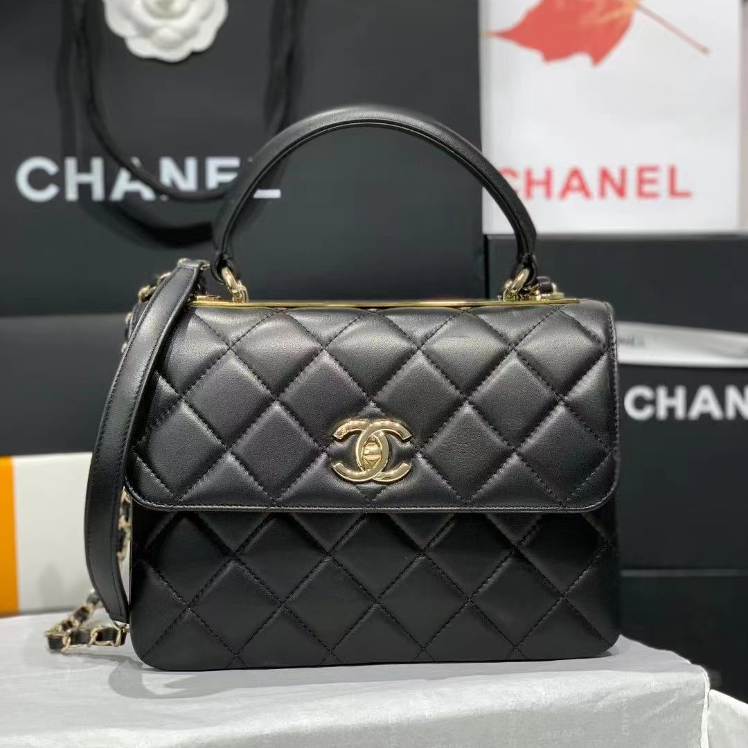 샤넬 트렌디 CC 탑 핸들 스몰 플랩백 블랙 금장 A92236