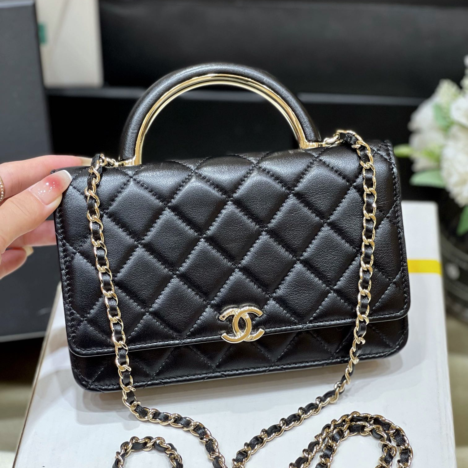 샤넬 탑핸들 woc 블랙 금장 은장 AP2844