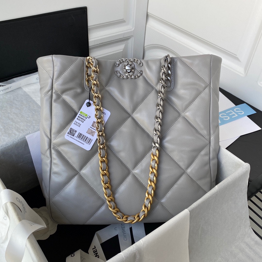 샤넬 CHANEL 19 Shopping Bag 숄더백 AS3519