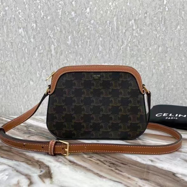 셀린느 트리오페 캔버스 스몰 카메라백 191522BZJ.04LU