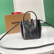 버버리 TB 모노그램 레더 피오니 버킷 백 블랙 PEONY 8028541 토트겸숄더백