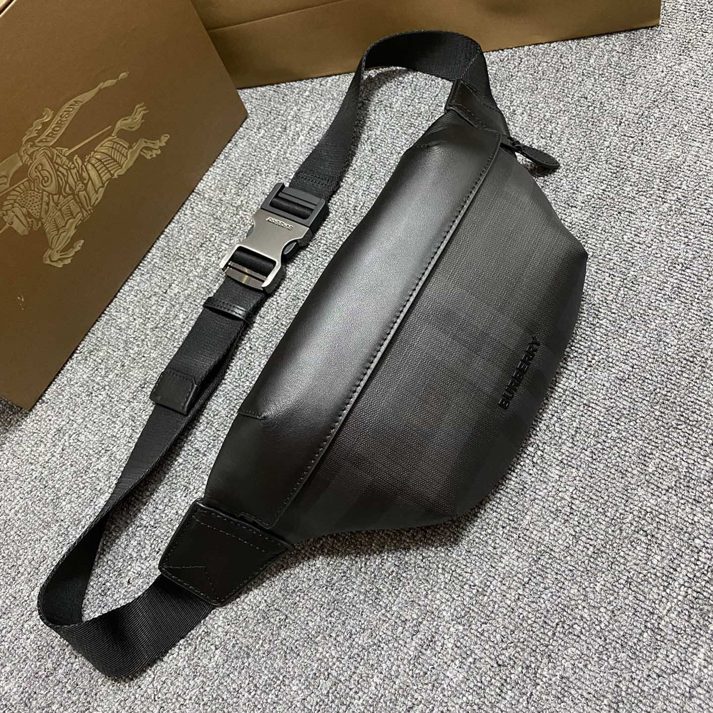 버버리 벨트백 Burberry London Check and Leather Medium Bum Bag 80142371