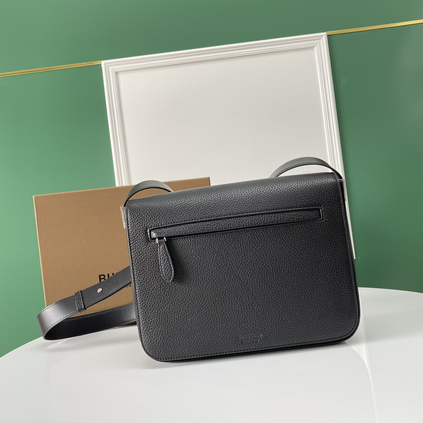 버버리 메신저 백 Small Grainy Leather Messenger Bag 80416791