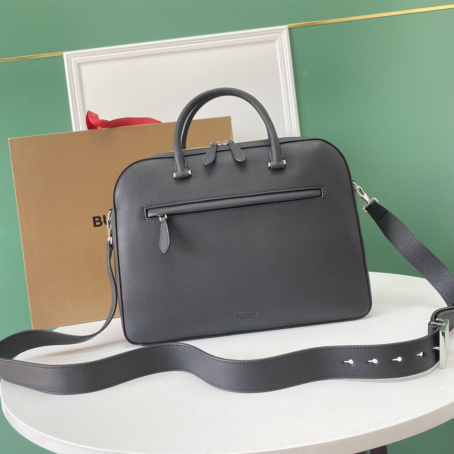 버버리 레더 올림피아 브리프케이스 블랙 80436991