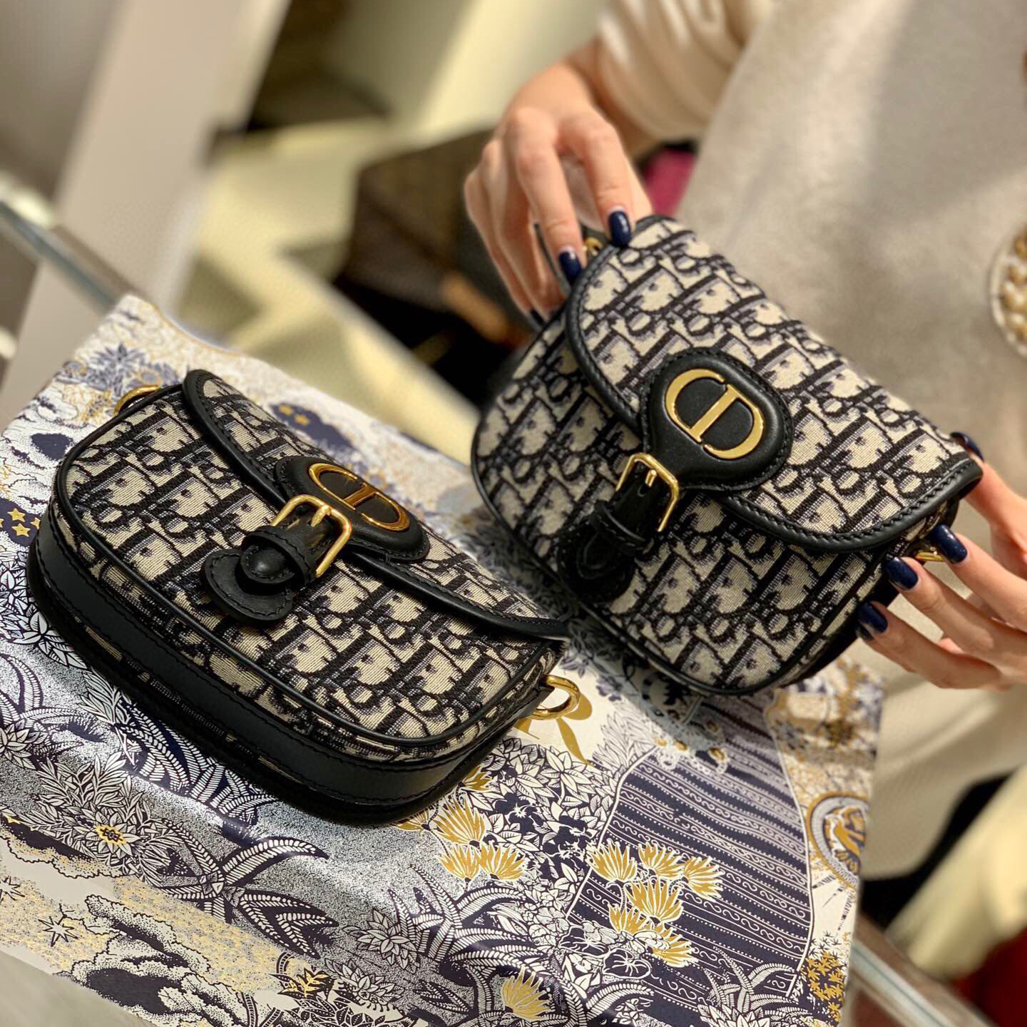 디올 미디움 바비 숄더 크로스백 M928 M9319UTZQ