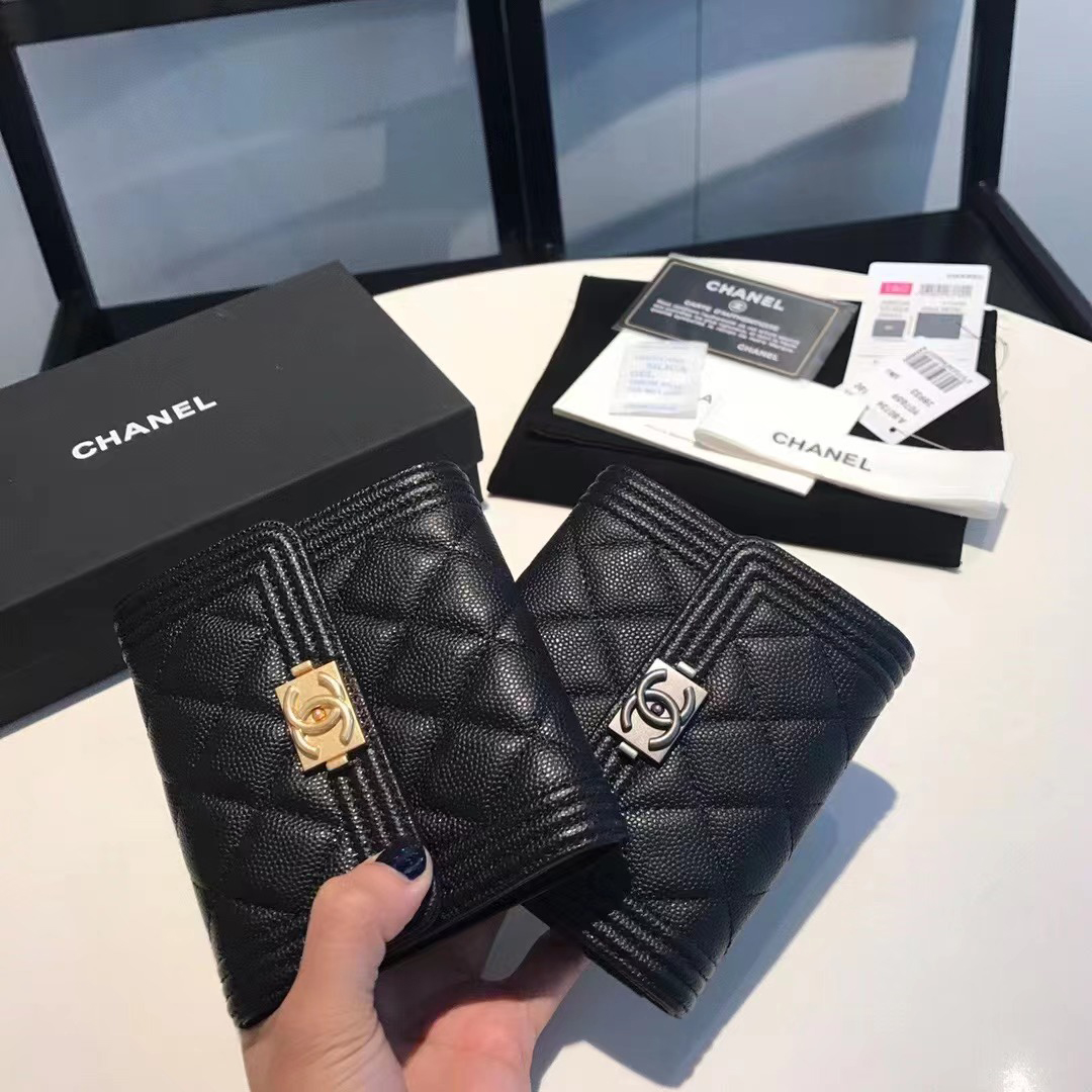 샤넬 보이 그레인드 카프스킨 플랩 반지갑 블랙 빈티지은장 금장 A80734