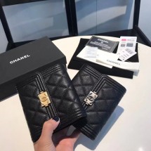 샤넬 보이 그레인드 카프스킨 플랩 반지갑 블랙 빈티지은장 금장 A80734