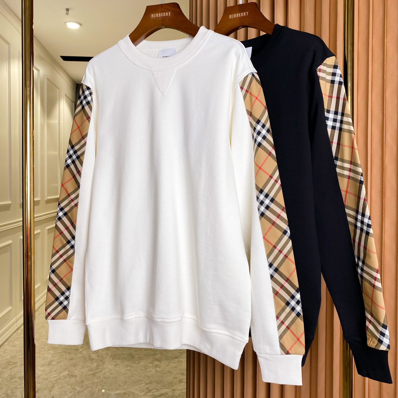 버버리 맨투맨 스웨트셔츠 빈티지 체크 디테일 8017611