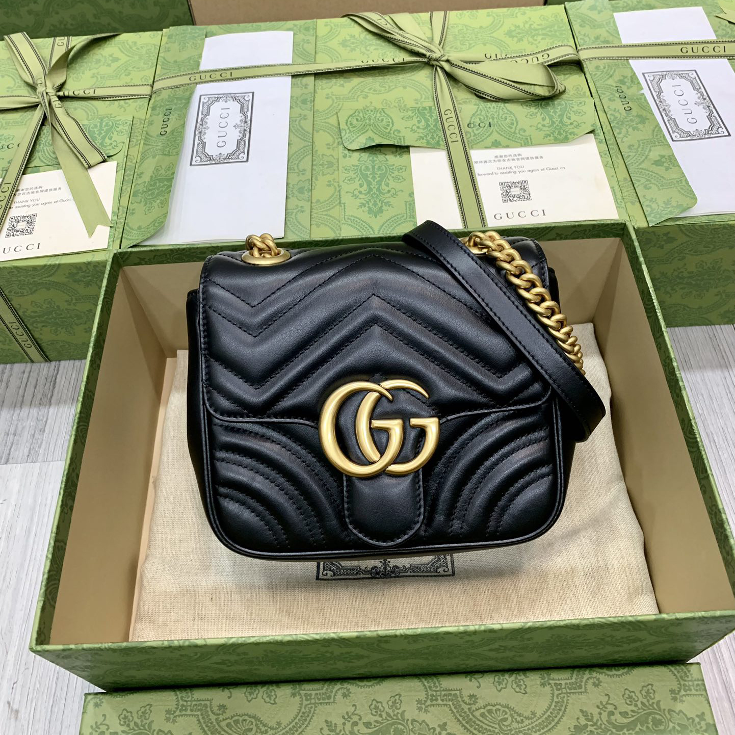 구찌 GG 마몬트 마틀라쎄 미니 토트백 블랙‎ ‎739682