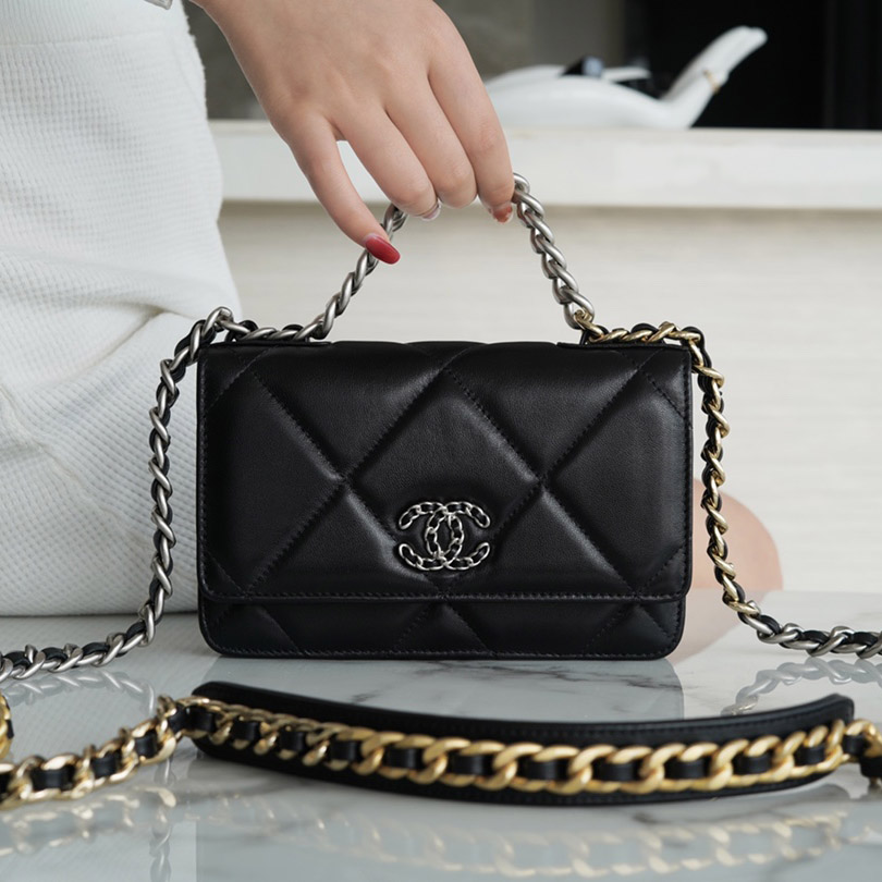 샤넬 19 WOC 월렛 온 체인백 미니 크로스백 AP0957