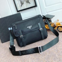프라다 포코노 나일론 버클 메신저백 1BD671
