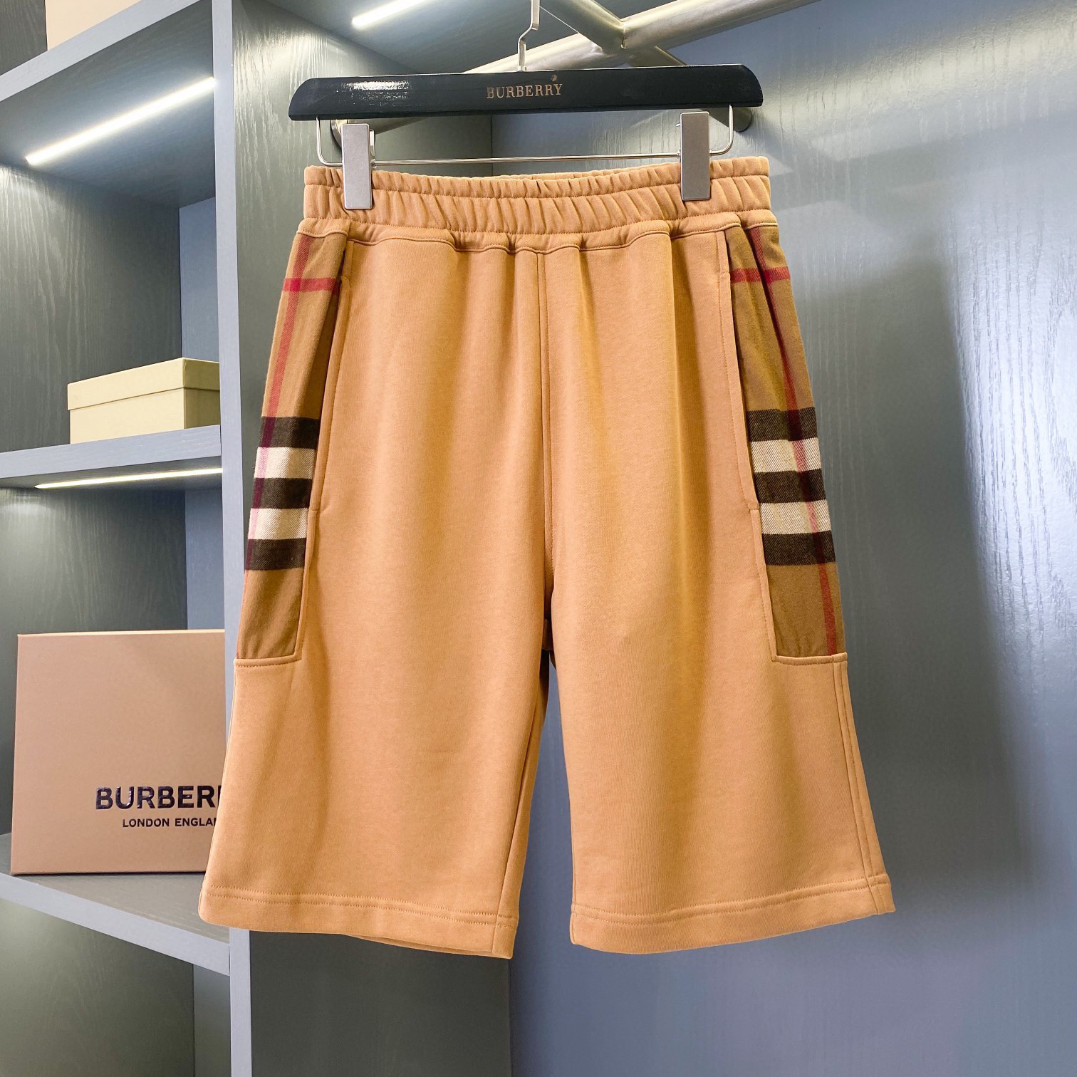 버버리 신상 반바지1