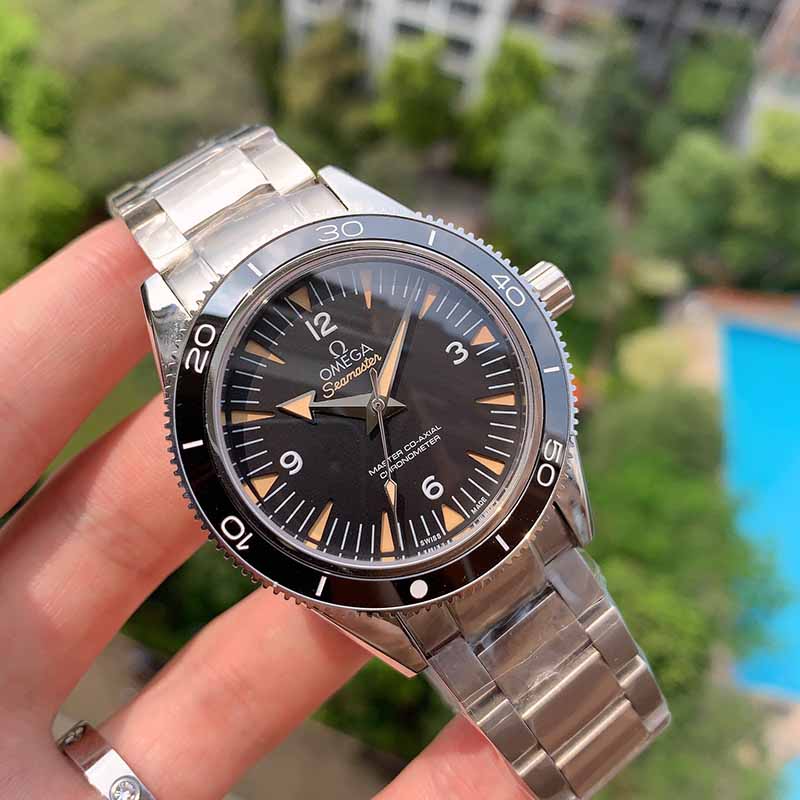 오메가 Seamaster 300 오토매틱 블랙 다이얼 남자 41mm 시계 233.30.41.21.01.001