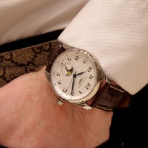 론진 마스터 컬렉션 싱글 문페이즈 레더 스트랩 40MM L2.909.4.78.3