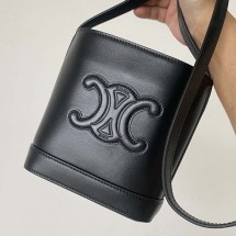 셀린느 퀴르 트리옹프 미니 버킷 카프스킨 초크 4칼라 10L433ESM