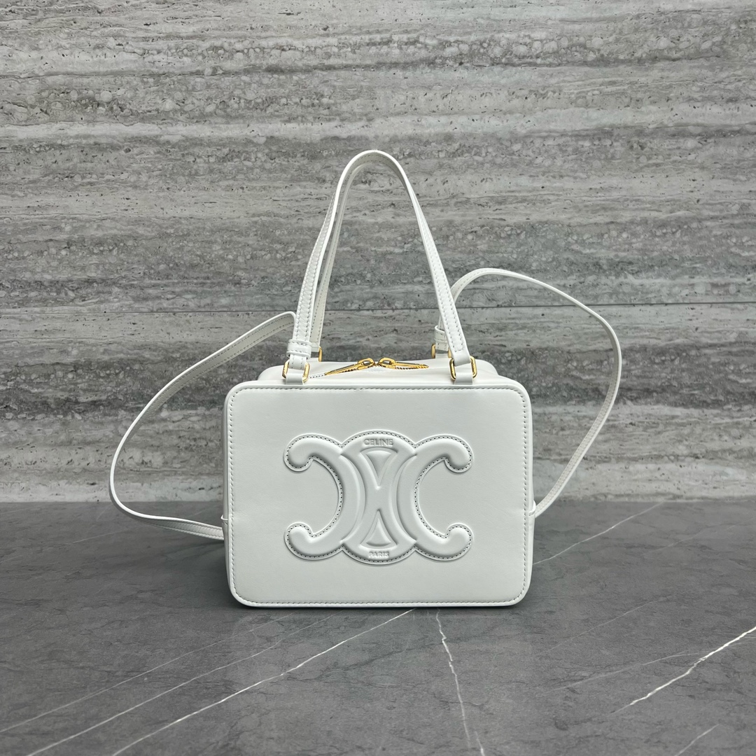 셀린느 폴드형 큐브백 부드러운 카프스킨 탠 3칼라 111383DU3