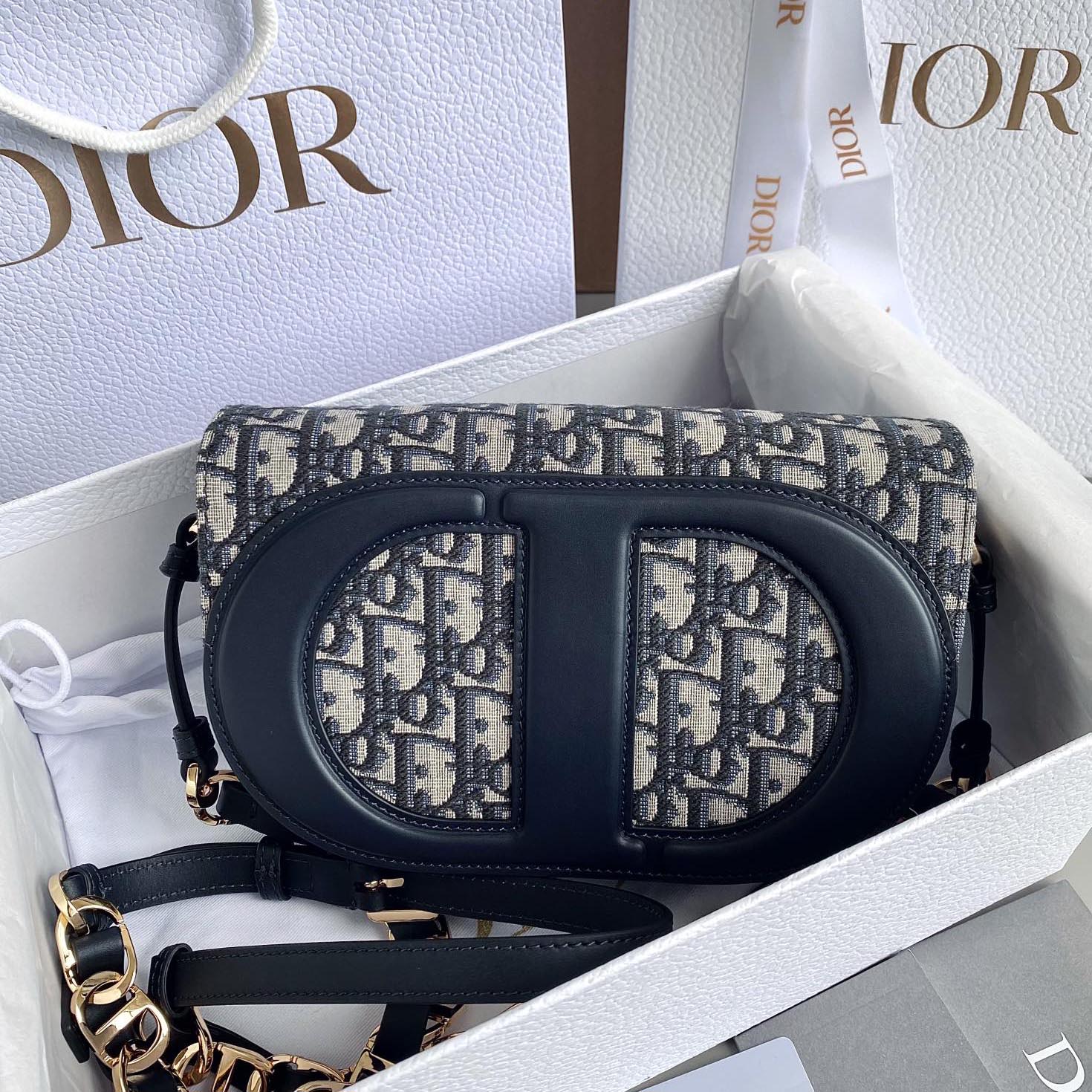 디올 여성 스트랩 CD 시그니처 백 M9280UTZQ M928