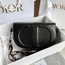 디올 CD 시그니처 백 위드 스트랩 2칼라 M9280UZWS M900