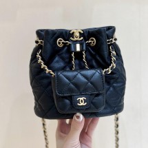 샤넬 23SS 턴락 CC 에어팟 케이스 백팩 스몰 블랙 AS3947