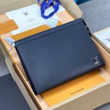 루이비통 포쉐트 보야주 클러치 타이가 블랙 M30450