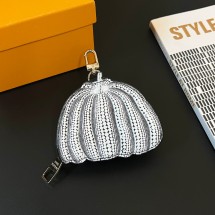 루이비통 LV x YK 호박 동전 지갑 4칼라 M82109