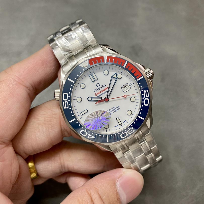 오메가 오토메틱 007 커멘더스 나토밴드 42mm 시계 212.32.41.20.04.001