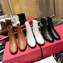 발렌티노 22SS 여성 브이로고 플라크 앵클 부츠 3칼라 WW2S0CT1 PYH 0NO