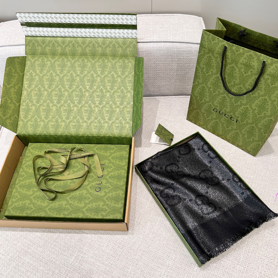 구찌 GG 라메 자카드 울 스카프 숄 2칼라 694839