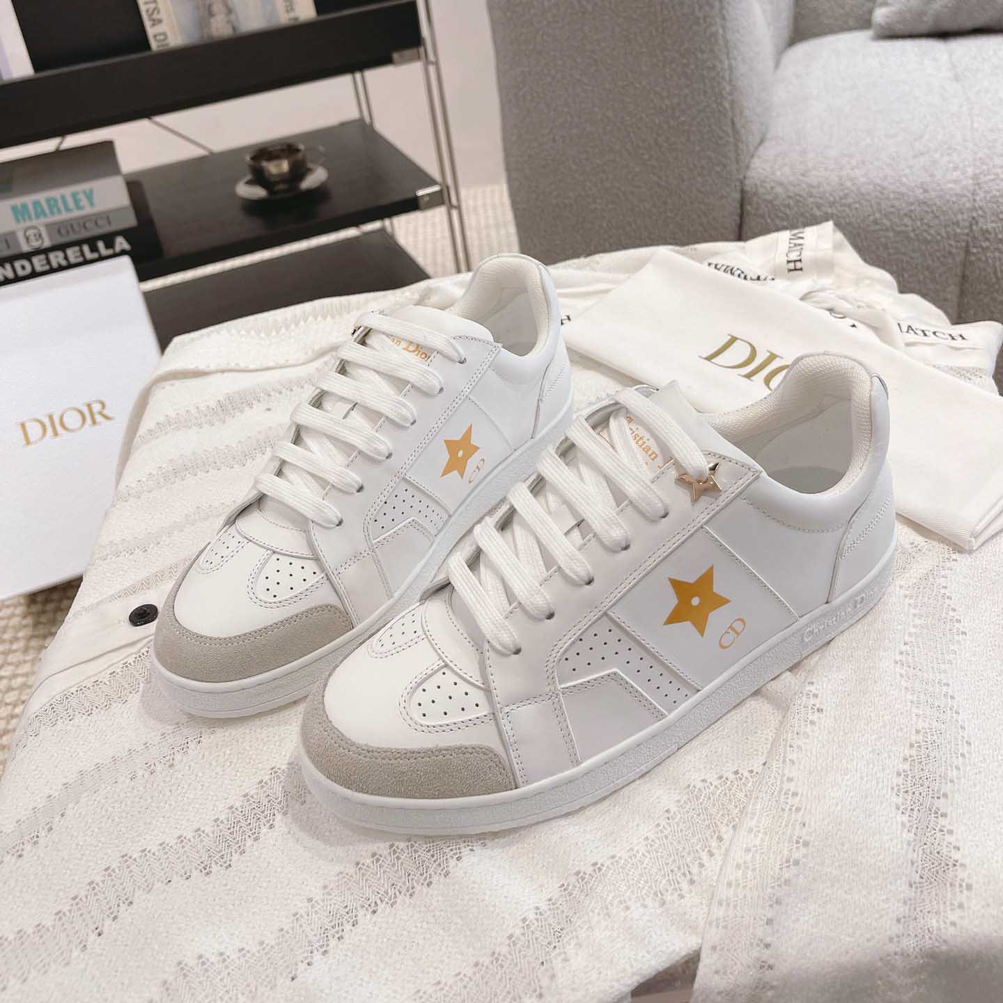 디올 스타 스니커즈 화이트/골드 화이트/블랙 2칼라 KCK358CUF