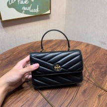 토리버치 23FW 토리버치 지갑 152356 001