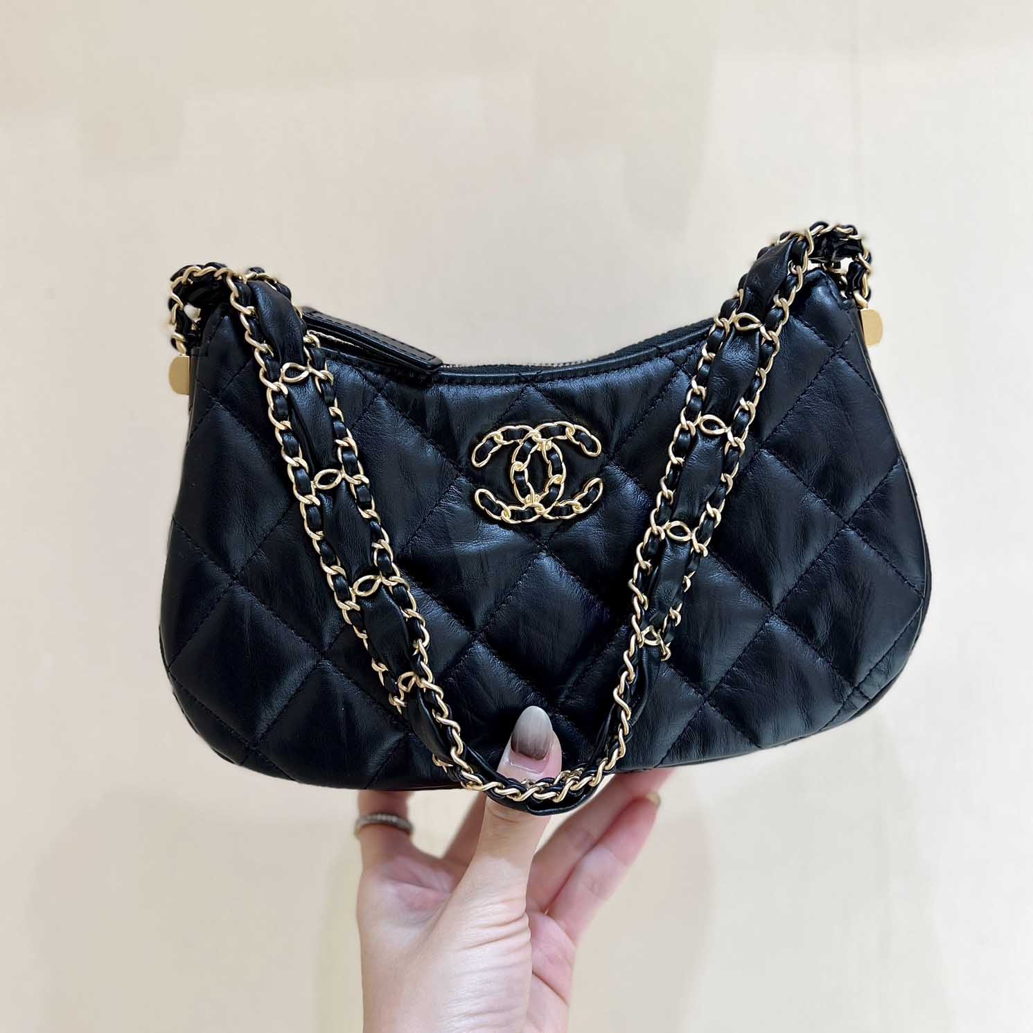 샤넬 23K 19 호보백 미니-스몰 AP3647 AS4422