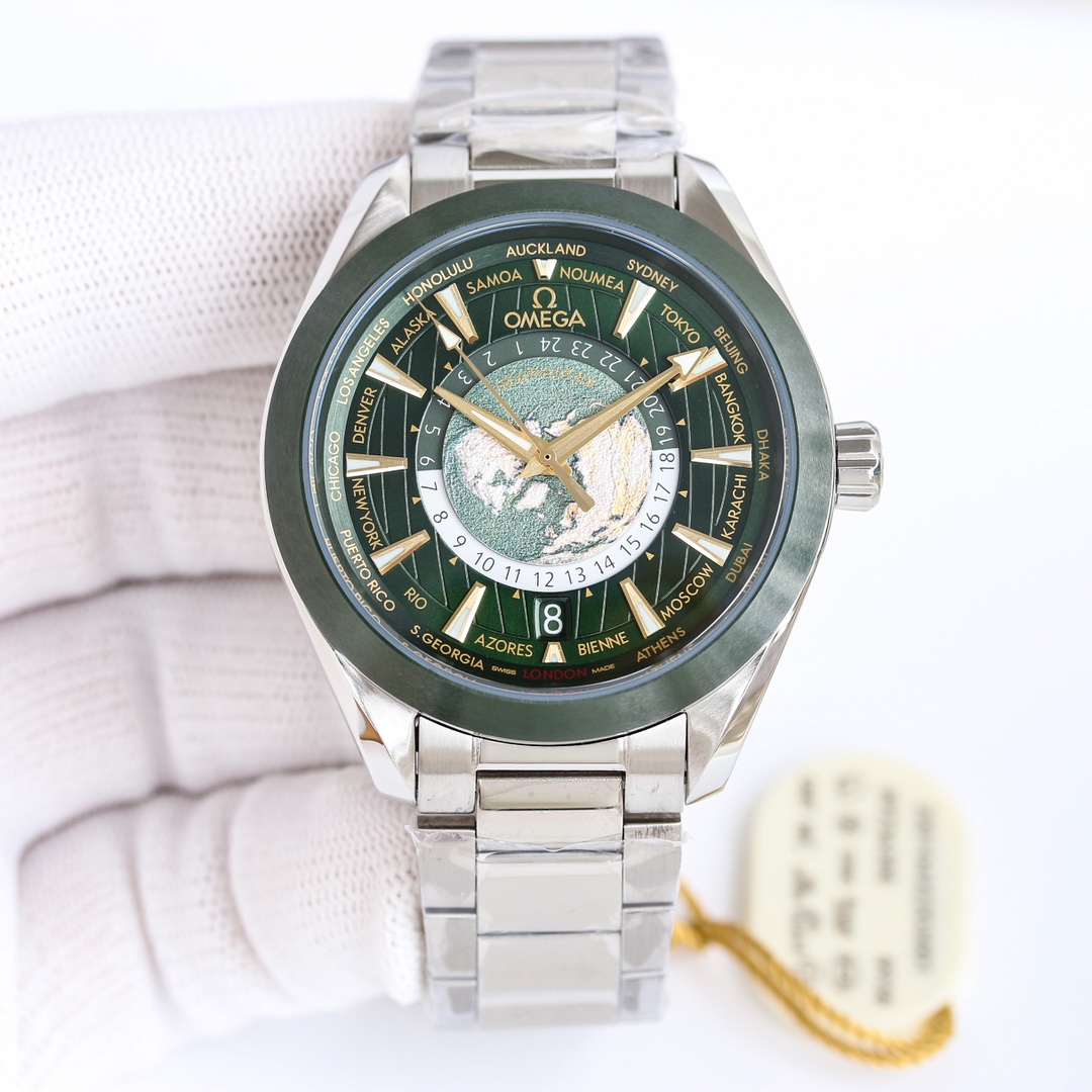 오메가 마스터 크로노미터 GMT 월드타이머 43mm 시계 220.30.43.22.10.001