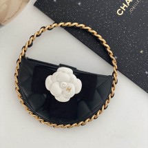 샤넬 23K 리본 까멜리아 체인 파우치 블랙 AP3584