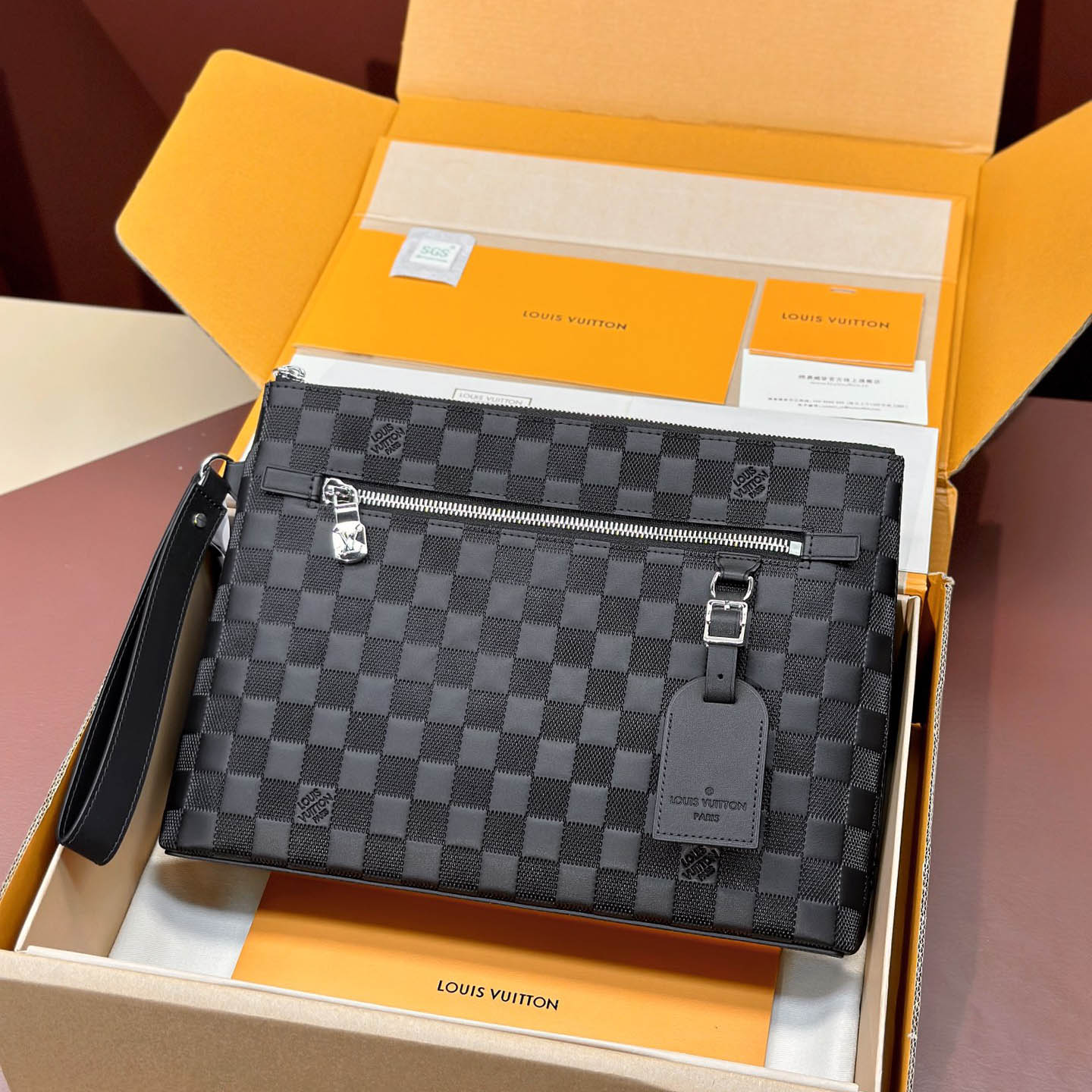 루이비통 테이크오프 파우치 블랙 N40504