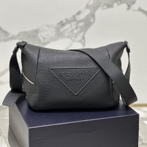 프라다 삼각로고 엠보스 크로스백 3칼라 2VH165