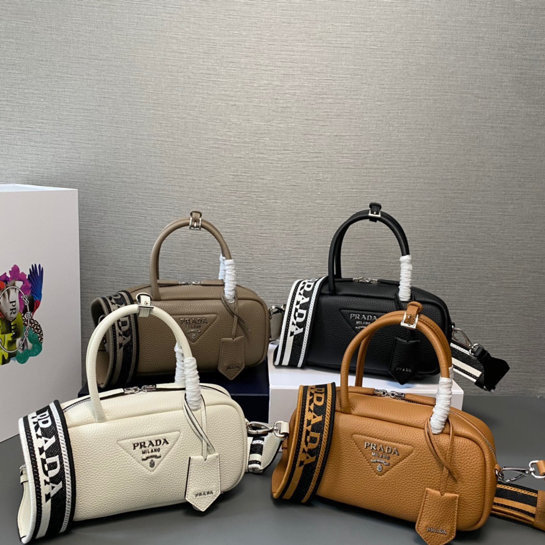 프라다 레더 탑 핸들 백 4칼라 1BB102