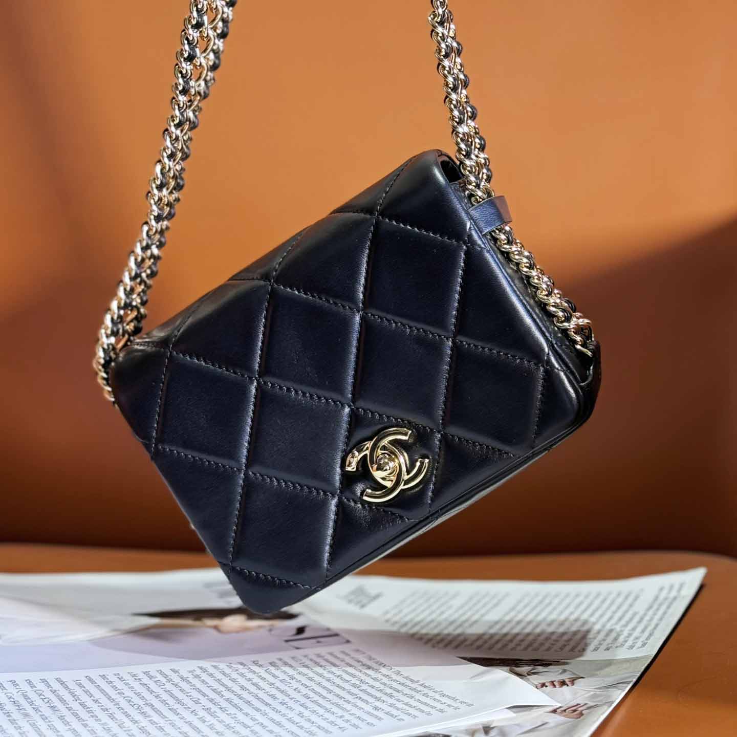 샤넬 신상 미니플랩백 2칼라 AS3099