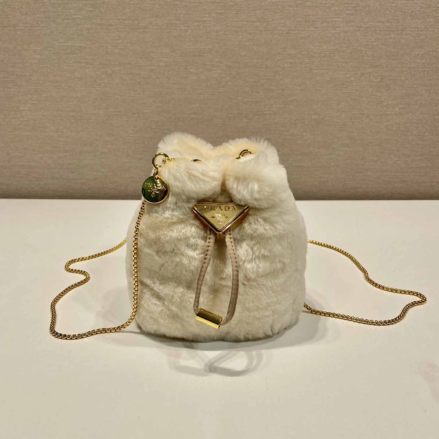 프라다 시어링 mini-pouch ECRU 여성 1NR016 2EC9 F0379