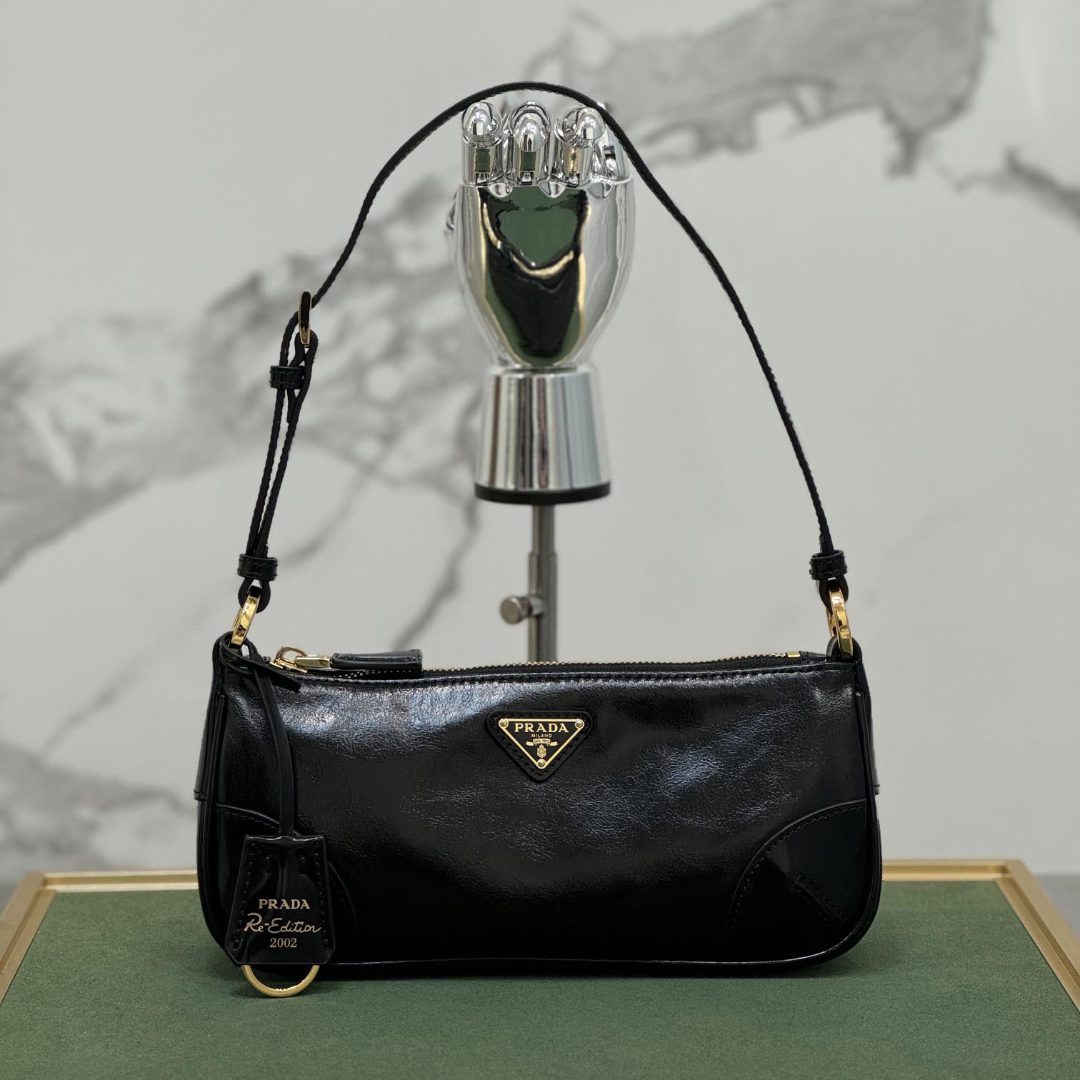 프라다 리에디션 2002 스몰 가죽 숄더백 1BC201 2CYR
