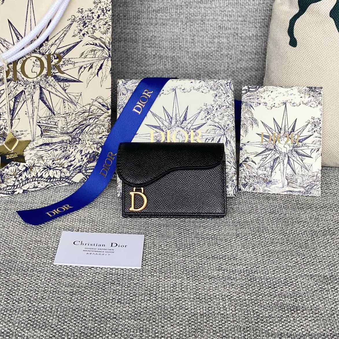 디올 새들 그레인 카프스킨 플랩 카드지갑 5칼라 S5611CBAA