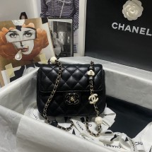 샤넬 23P 신상 하트 팡팡 크로스백 AS3782 B10259 94305