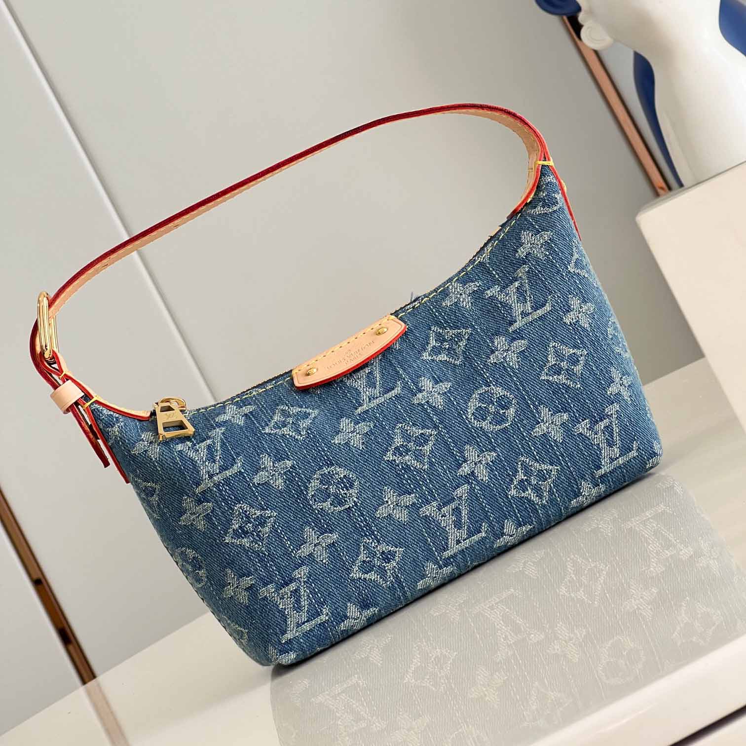 루이비통 신상 숄더백 M82949