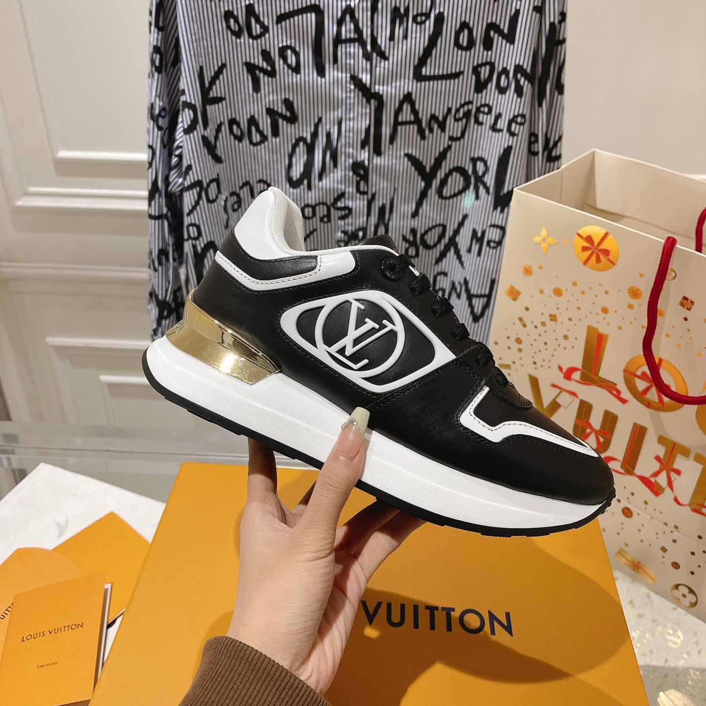 루이비통 네오 런어웨이 스니커즈 3칼라 1ACGLK