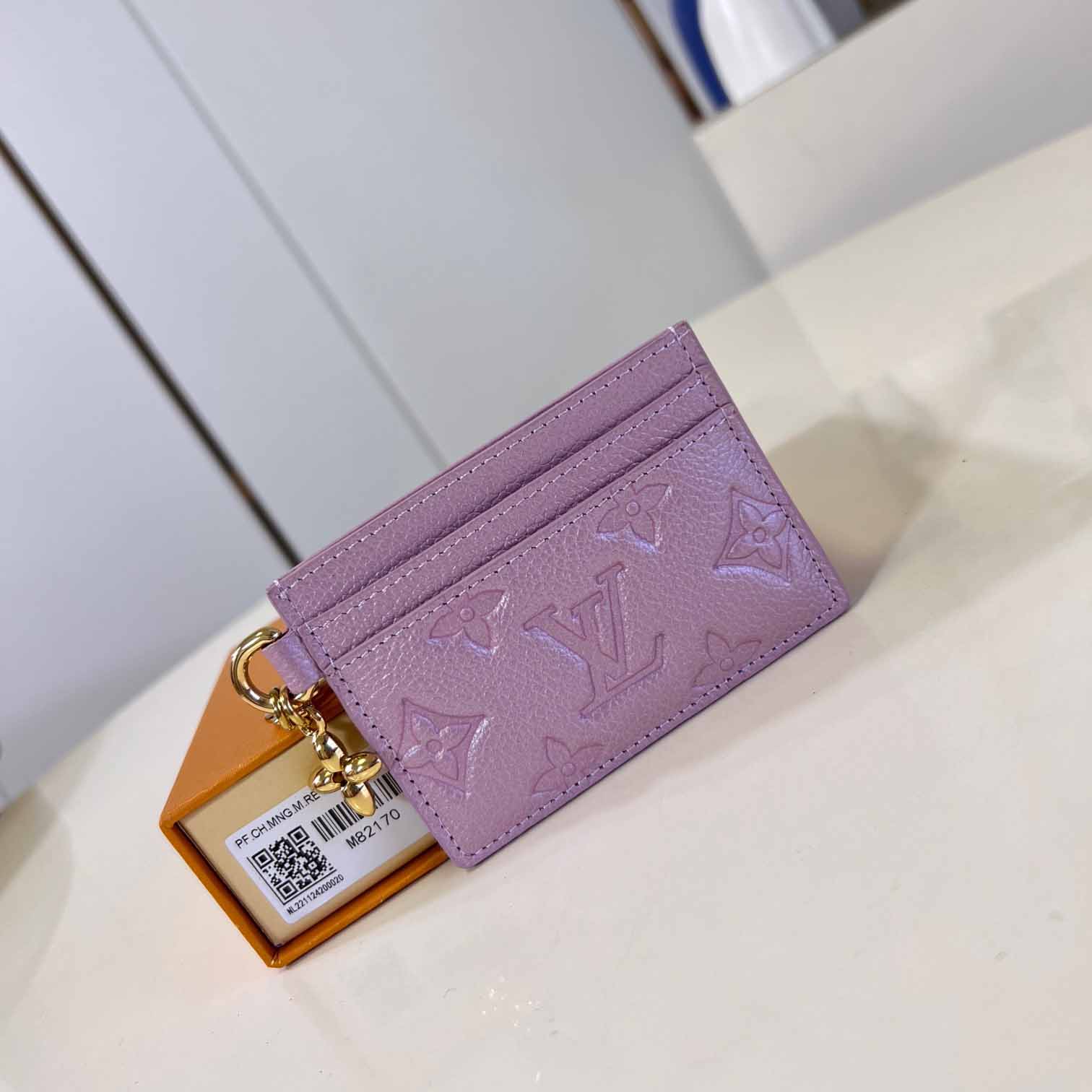 루이비통 LV 참 모노그램 플라워참 카드 지갑 펄 핑크 2칼라 M82170