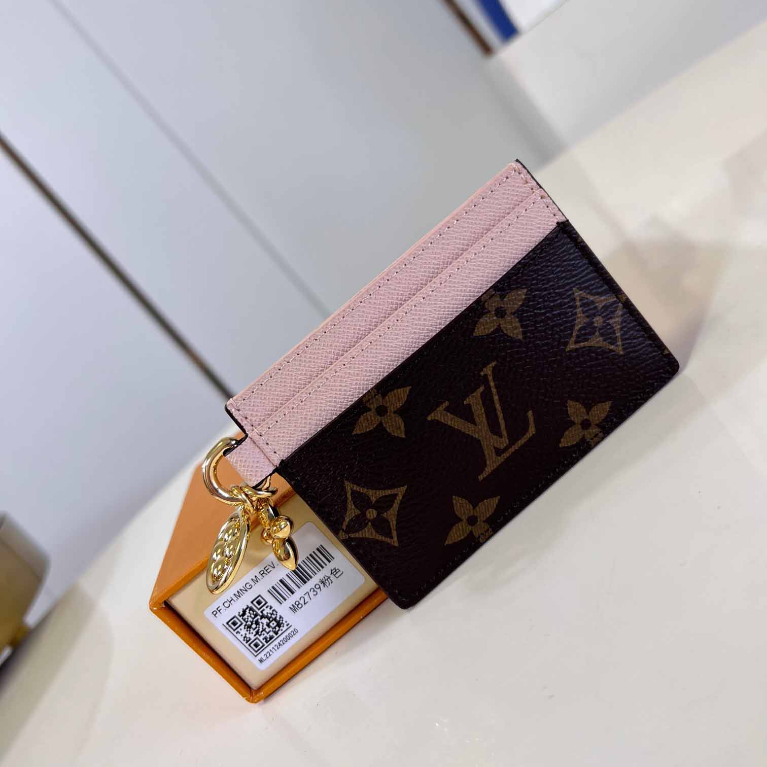 루이비통 24SS LV 참 카드홀더 로즈발레린 5칼라 M82739