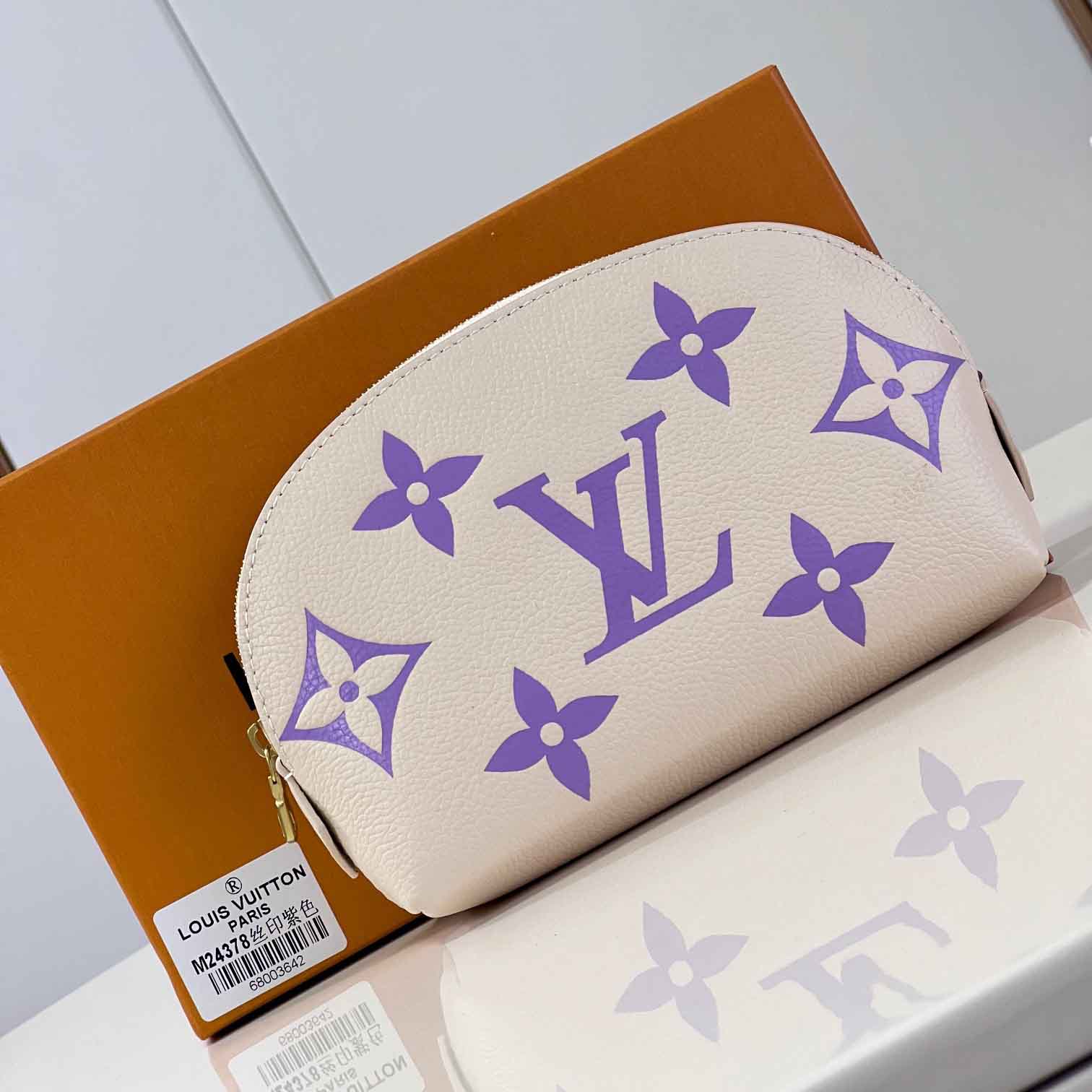 루이비통 신상칼라 파우치 4칼라 M24378