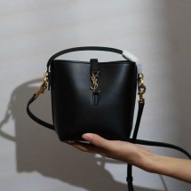 생로랑 LE 37 미니 버킷백 765870