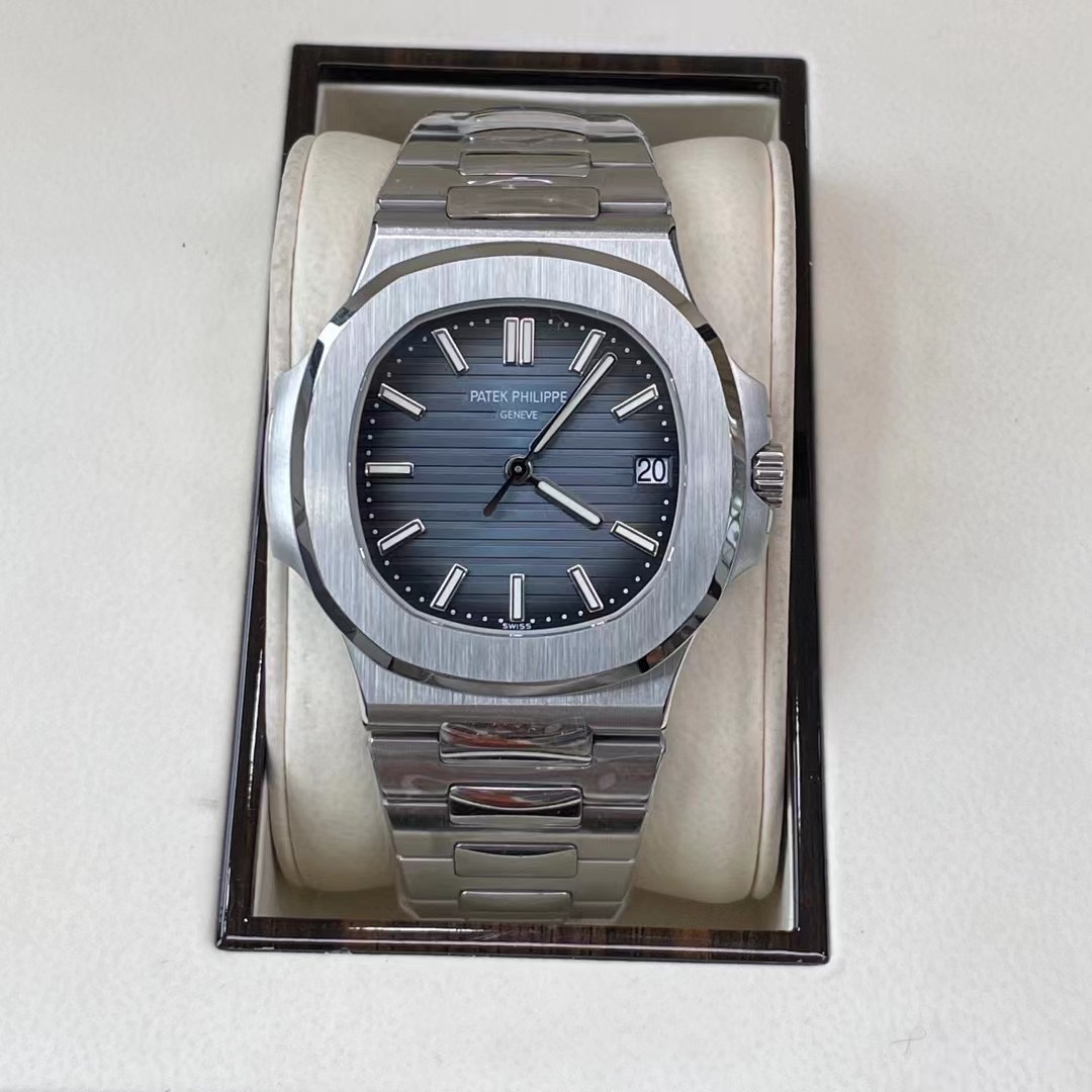파텍필립 노틸러스 청판 40mm 남여공용 시계 5711/1A-010