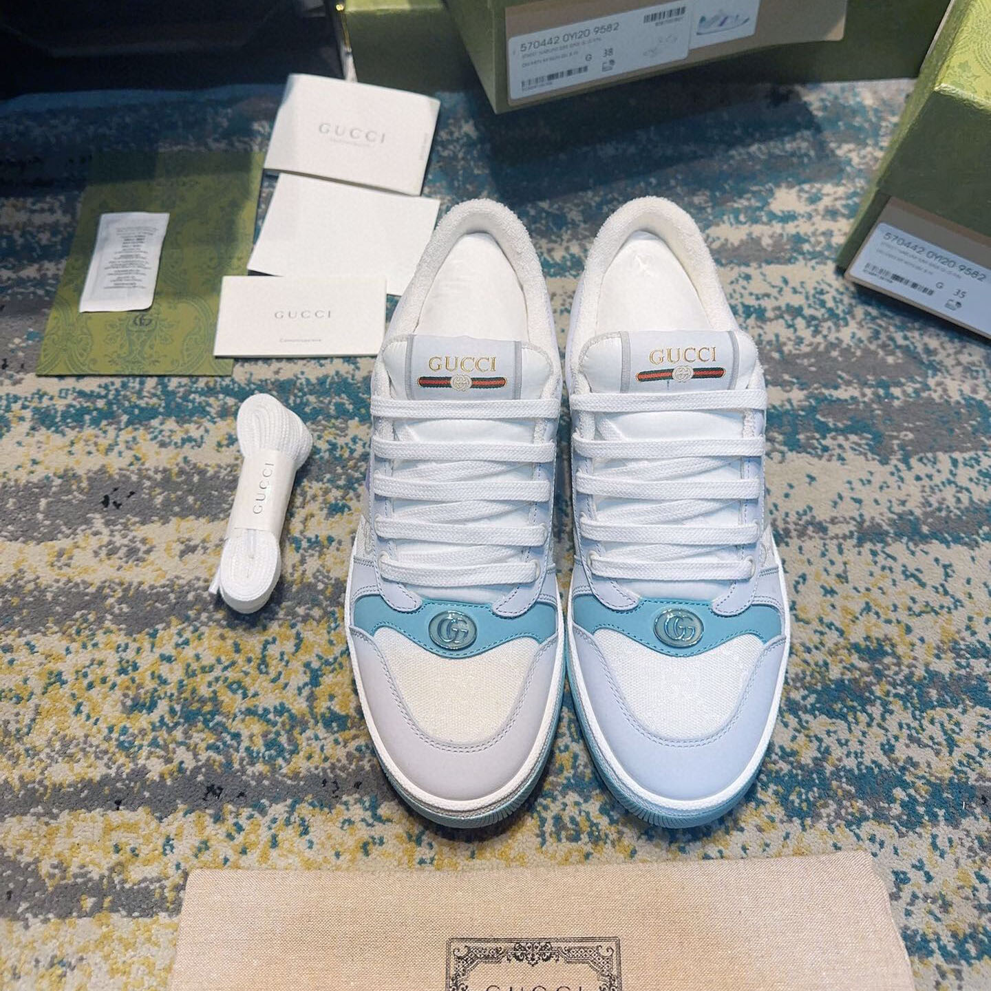 GUCCI 구찌 크리스털 스크리너 스니커즈 여성용 677423